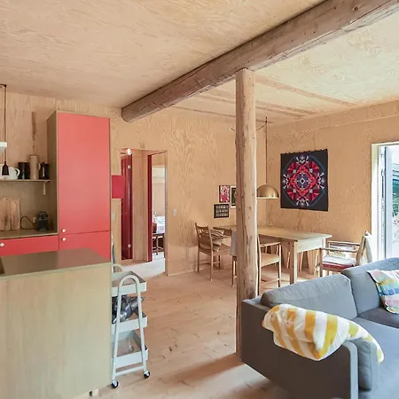 2 Bedroom Lovely In