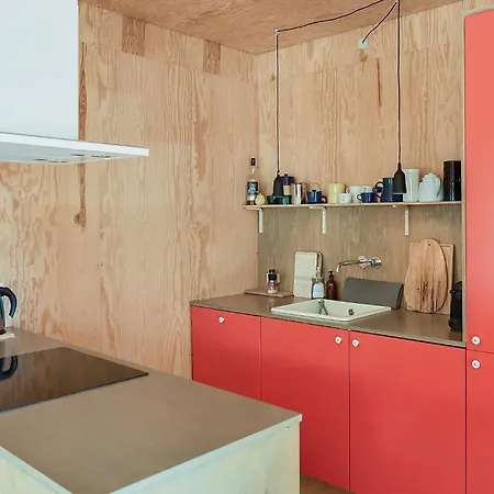 2 Bedroom Lovely In Хасле