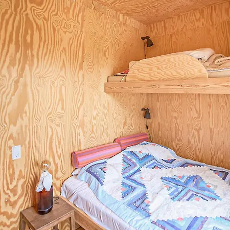 2 Bedroom Lovely In